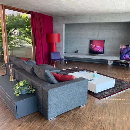 Unique With Amazing Views Over Lake Geneva * לוטרי